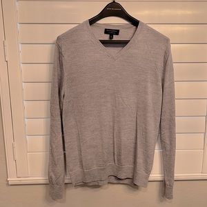 V neck sweater